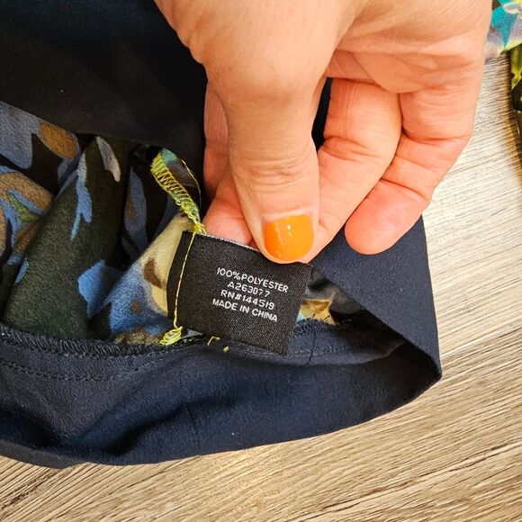 WALTER BAKER Midnight Garden Whimsygoth Floral Bright Top Blouse Short Sl Size 6 - Picture 6 of 7